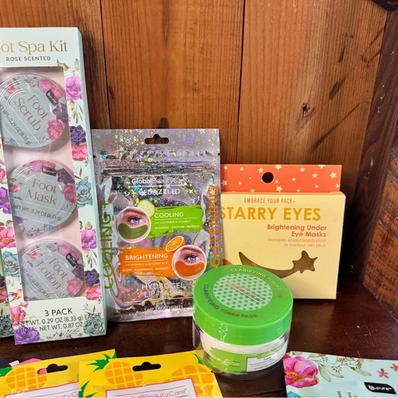 Assorted Skincare and Spa Kit with Spa Headband - Picture 3 of 5